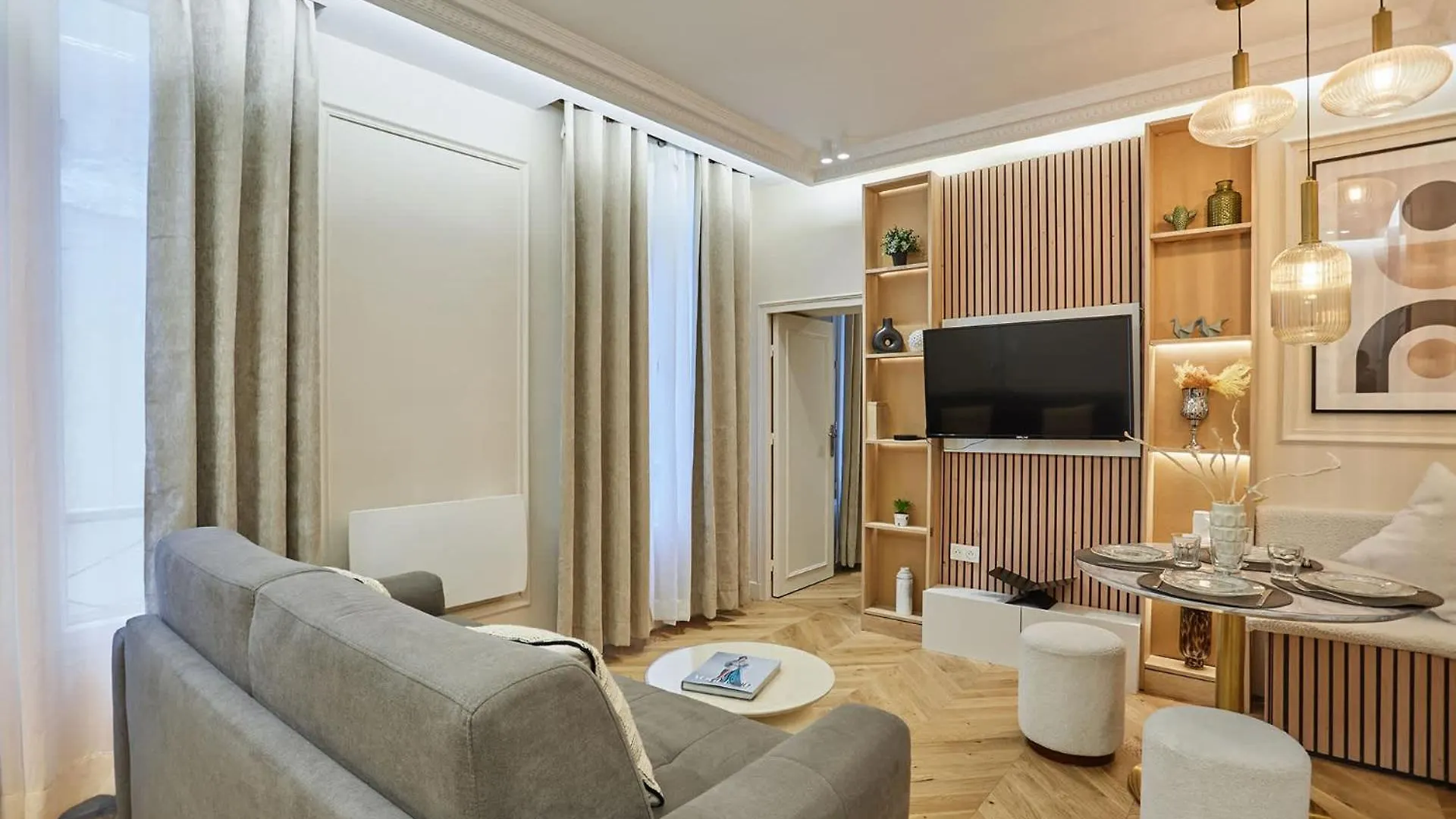 Sublime Apartment In The Heart Of Paris 4 People Fbmar1 By Studioprestige